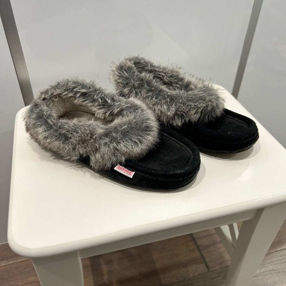 Cozy Black Fur-Lined Women's Slippers